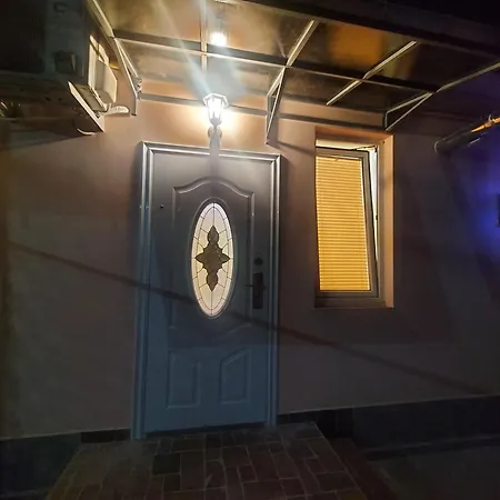 Arnautskaya Apartman *