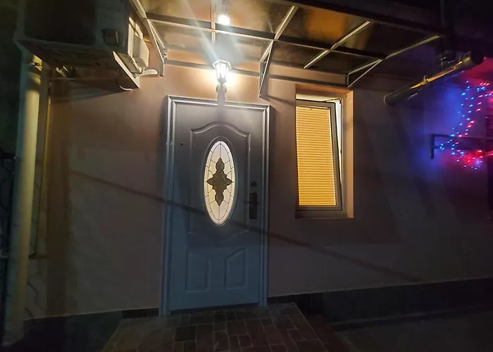 Arnautskaya Apartman *